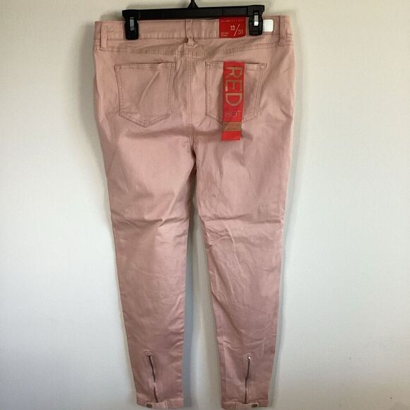 Celebrity Pink Women’s/Juniors Straight Leg Rose Pink Colored Jean Size 13/30 - Picture 2 of 9